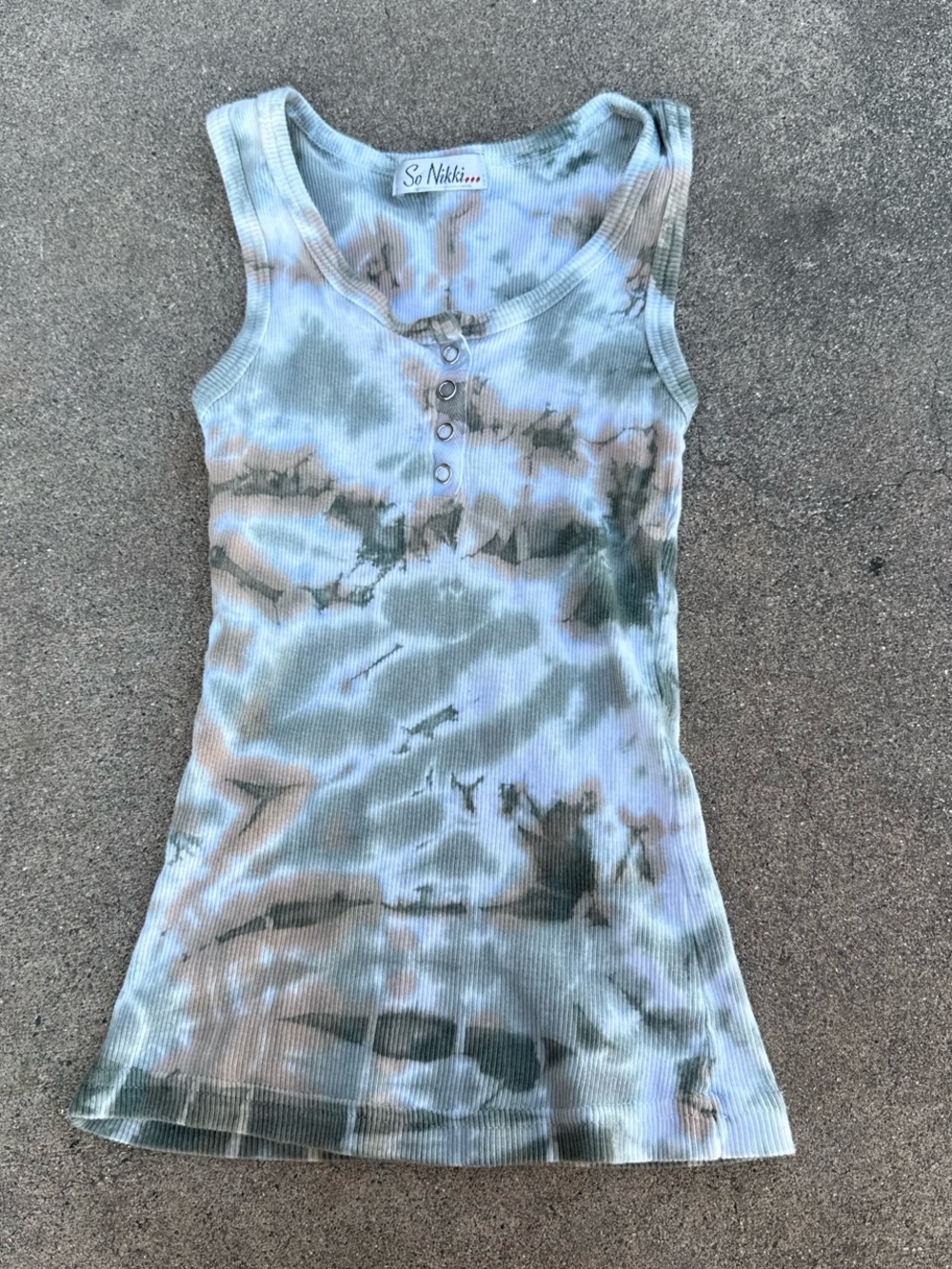 So Nikki Ribbed Tie-Dye Tank Top in Green and Tan